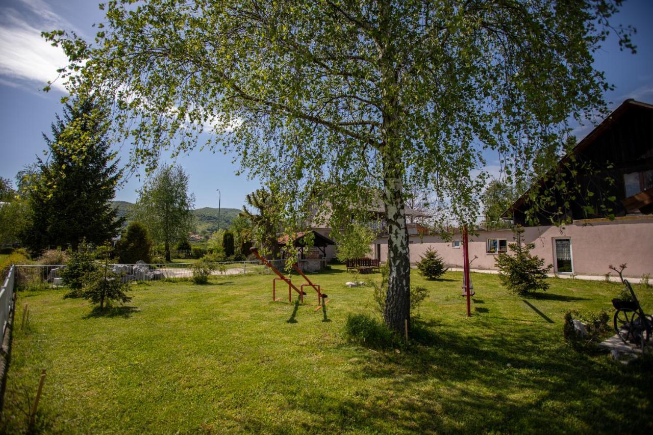 Sumski Dvori Apartment Ogulin Exterior photo