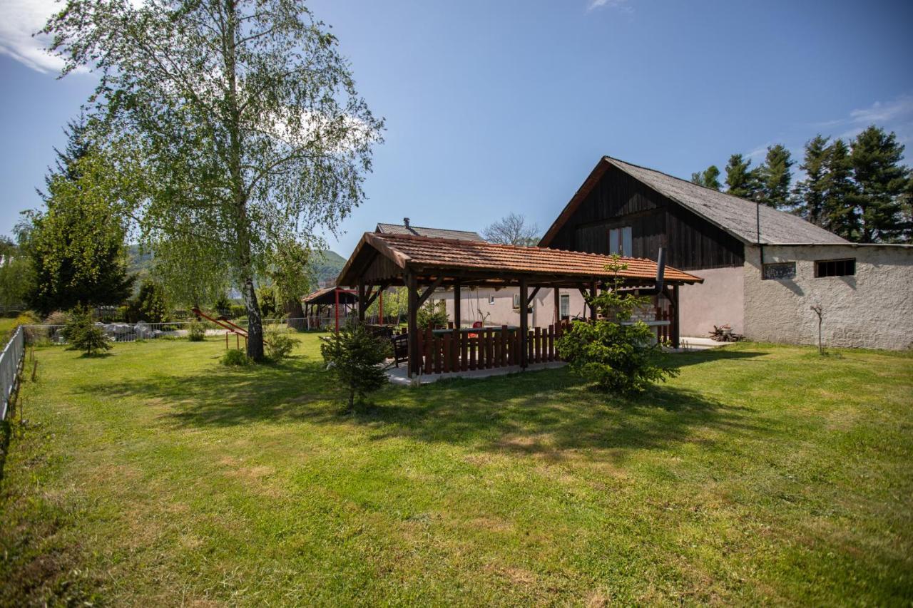 Sumski Dvori Apartment Ogulin Exterior photo